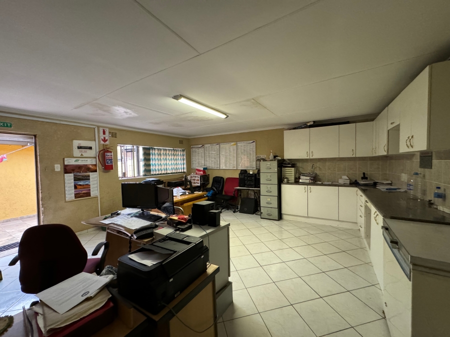 6 Bedroom Property for Sale in Forest Hill Gauteng