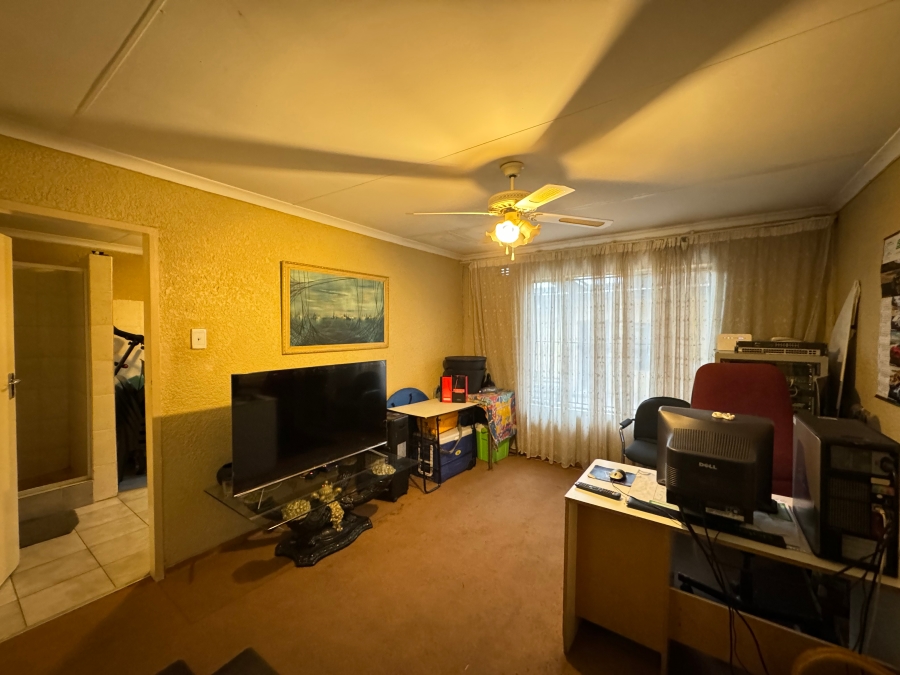 6 Bedroom Property for Sale in Forest Hill Gauteng