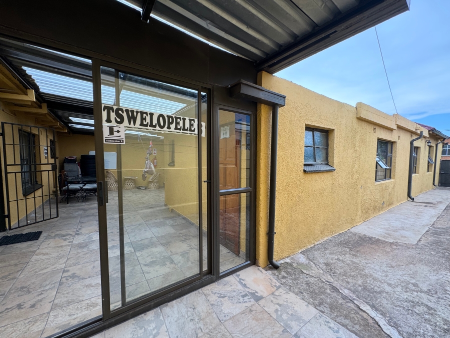 6 Bedroom Property for Sale in Forest Hill Gauteng