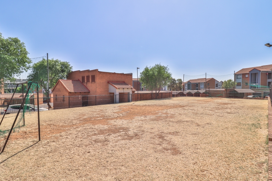 2 Bedroom Property for Sale in Vorna Valley Gauteng