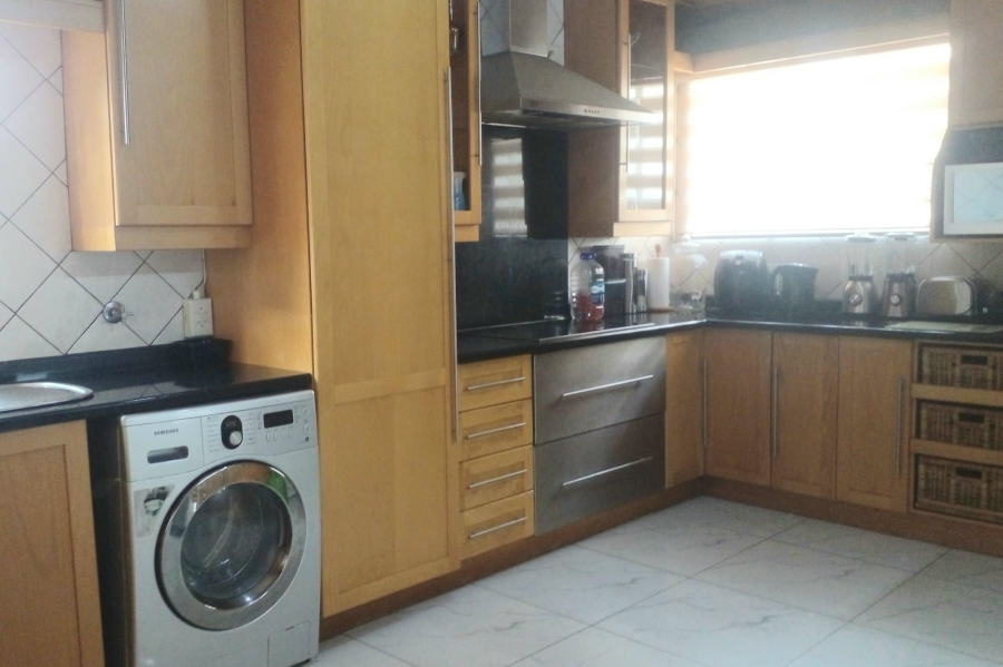 5 Bedroom Property for Sale in Sandown Gauteng