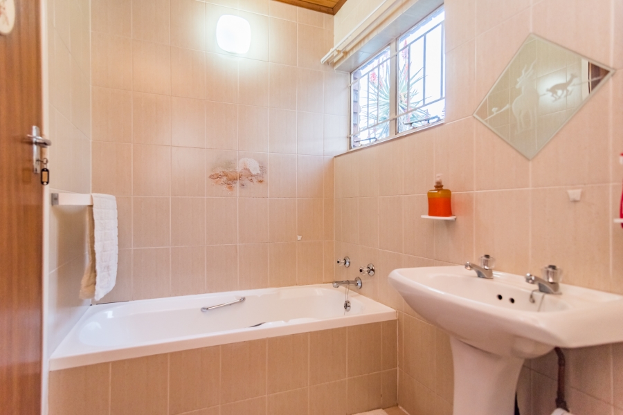2 Bedroom Property for Sale in Florida Gauteng