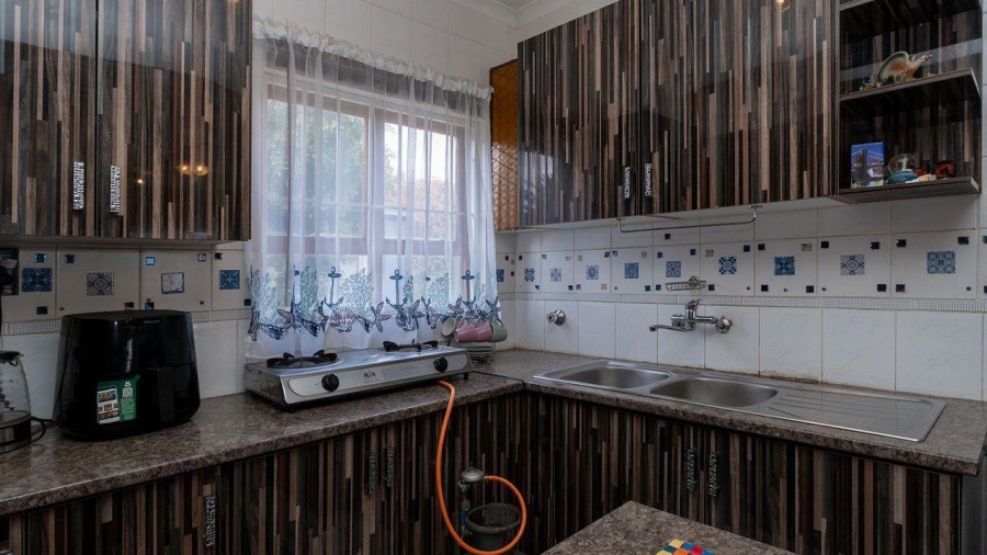 2 Bedroom Property for Sale in Glen Marais Gauteng