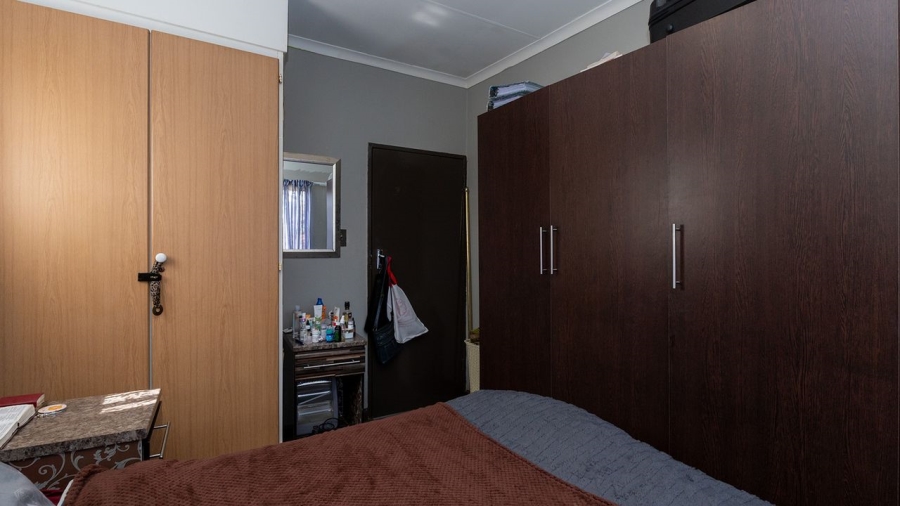 2 Bedroom Property for Sale in Glen Marais Gauteng