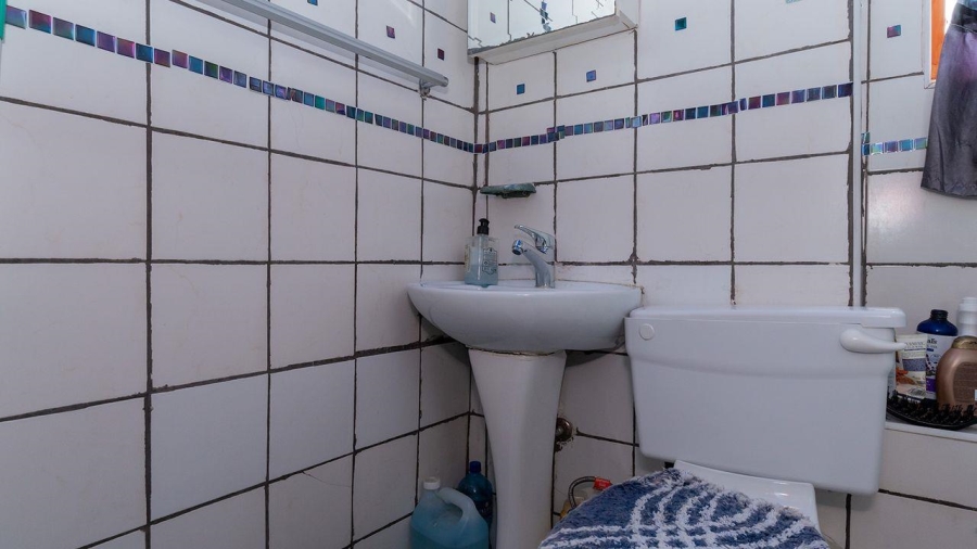 2 Bedroom Property for Sale in Glen Marais Gauteng