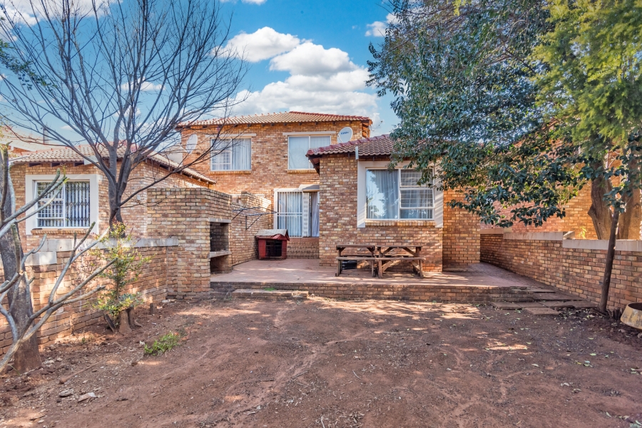 3 Bedroom Property for Sale in Allens Nek Gauteng