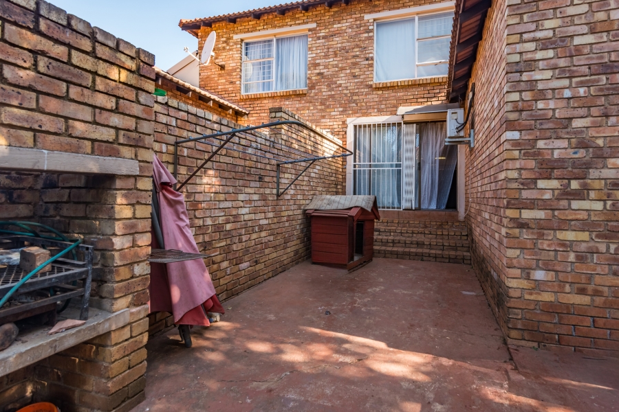 3 Bedroom Property for Sale in Allens Nek Gauteng