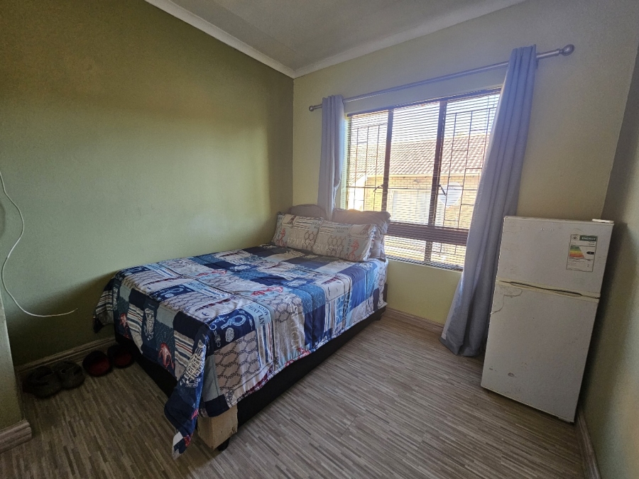 To Let 2 Bedroom Property for Rent in Greenhills Gauteng