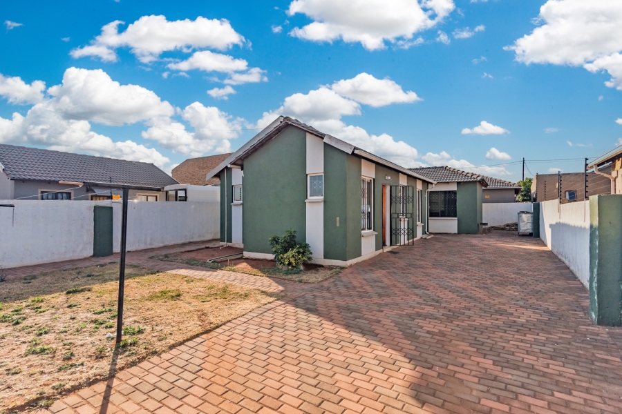 3 Bedroom Property for Sale in Protea Glen Gauteng