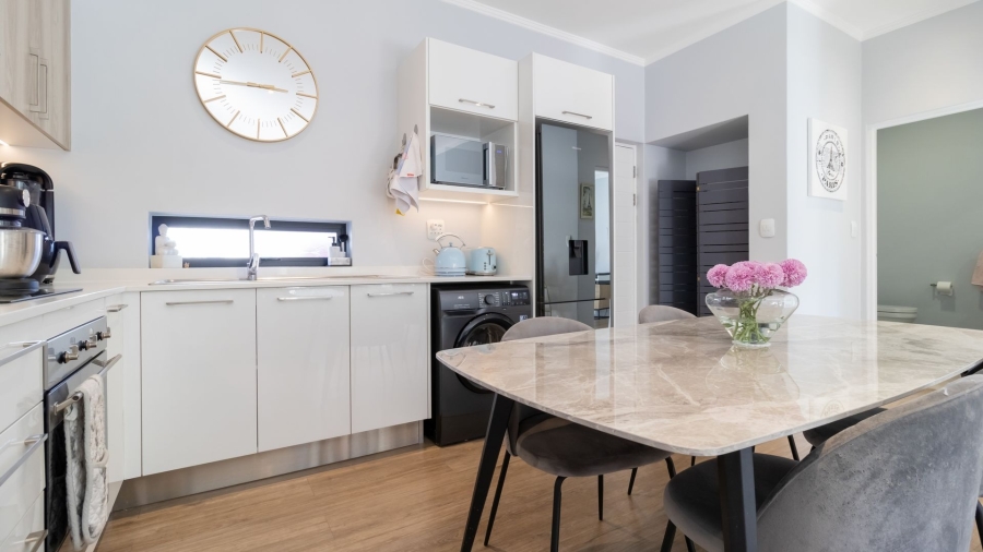 2 Bedroom Property for Sale in Rosebank Gauteng