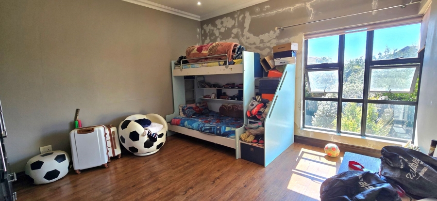6 Bedroom Property for Sale in Midlands Estate Gauteng
