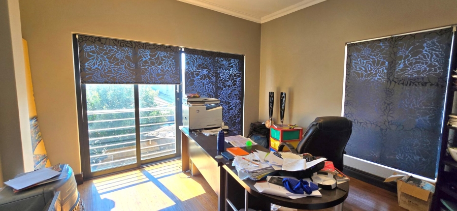 6 Bedroom Property for Sale in Midlands Estate Gauteng