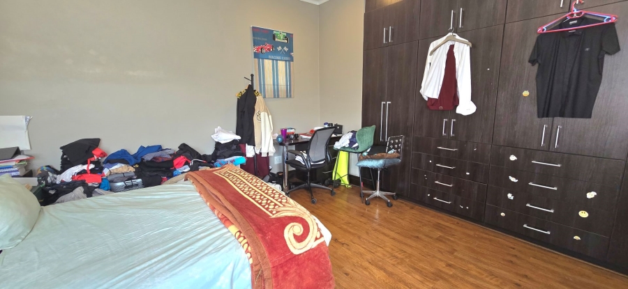 6 Bedroom Property for Sale in Midlands Estate Gauteng
