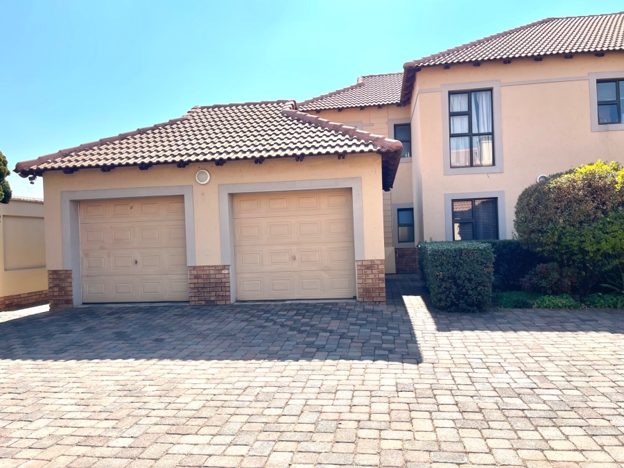 To Let 3 Bedroom Property for Rent in Ravenswood Gauteng