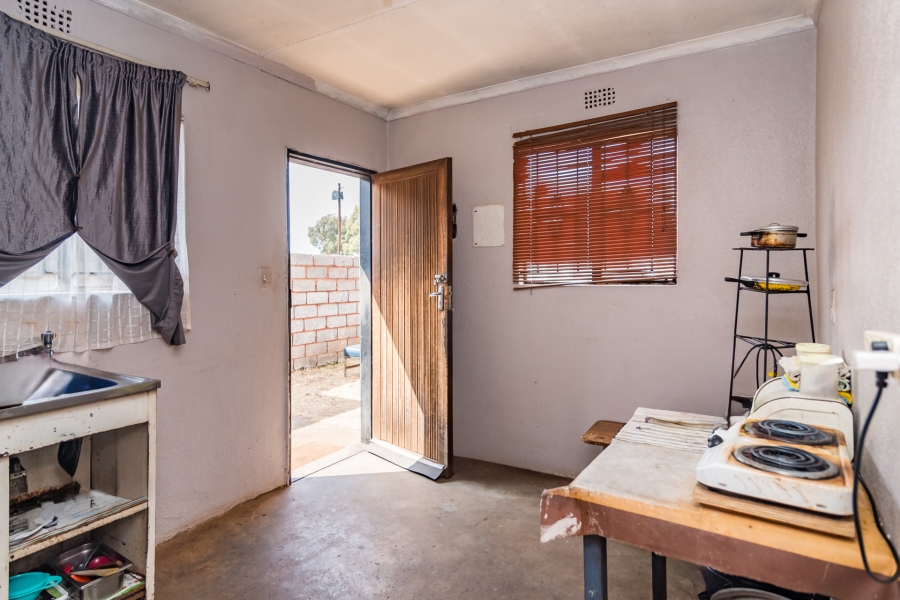 2 Bedroom Property for Sale in Protea Glen Gauteng