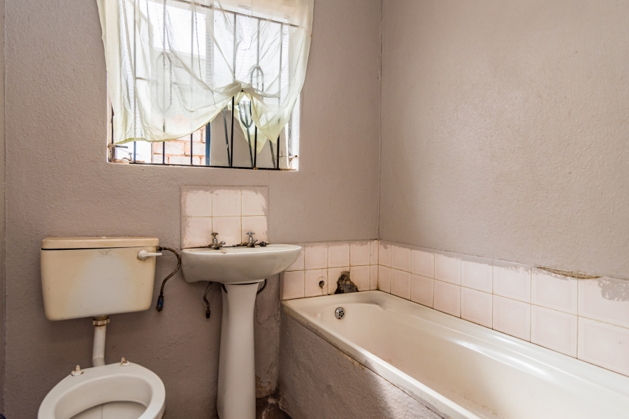 2 Bedroom Property for Sale in Protea Glen Gauteng