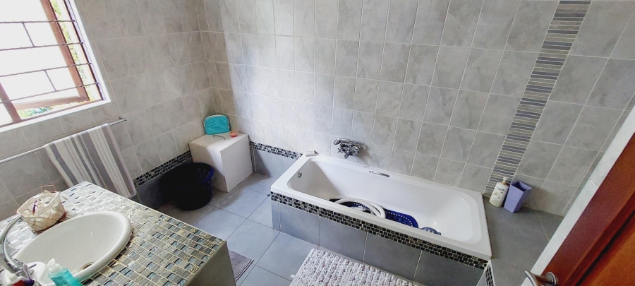 4 Bedroom Property for Sale in Rietondale Gauteng