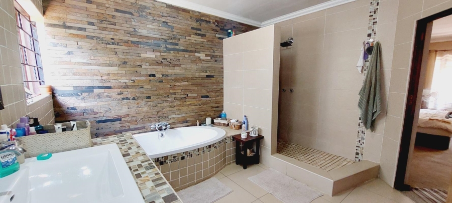 4 Bedroom Property for Sale in Rietondale Gauteng