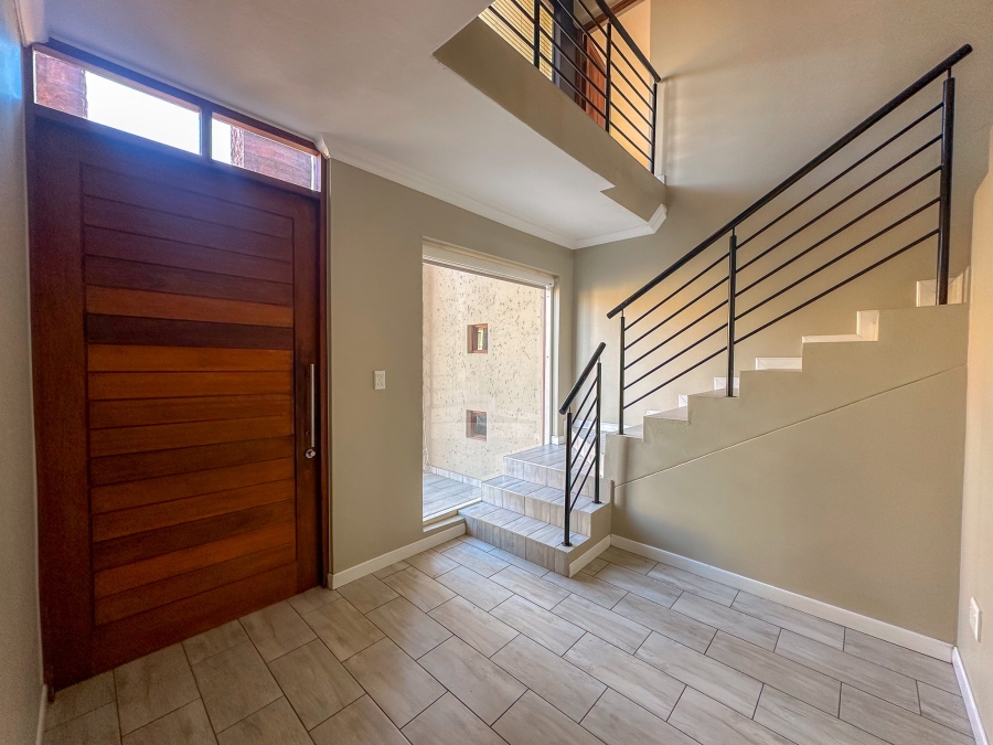 To Let 3 Bedroom Property for Rent in Midstream Estate Gauteng