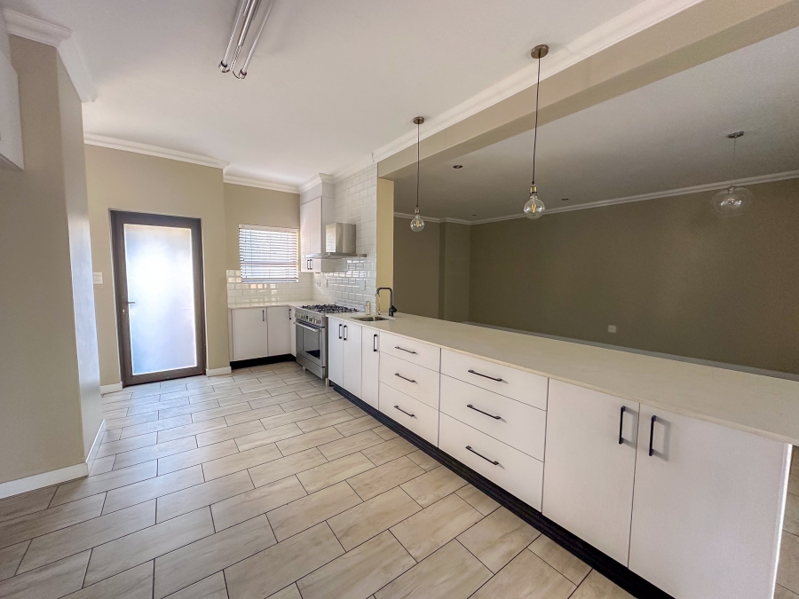 To Let 3 Bedroom Property for Rent in Midstream Estate Gauteng