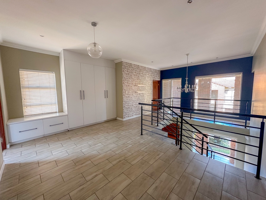 To Let 3 Bedroom Property for Rent in Midstream Estate Gauteng