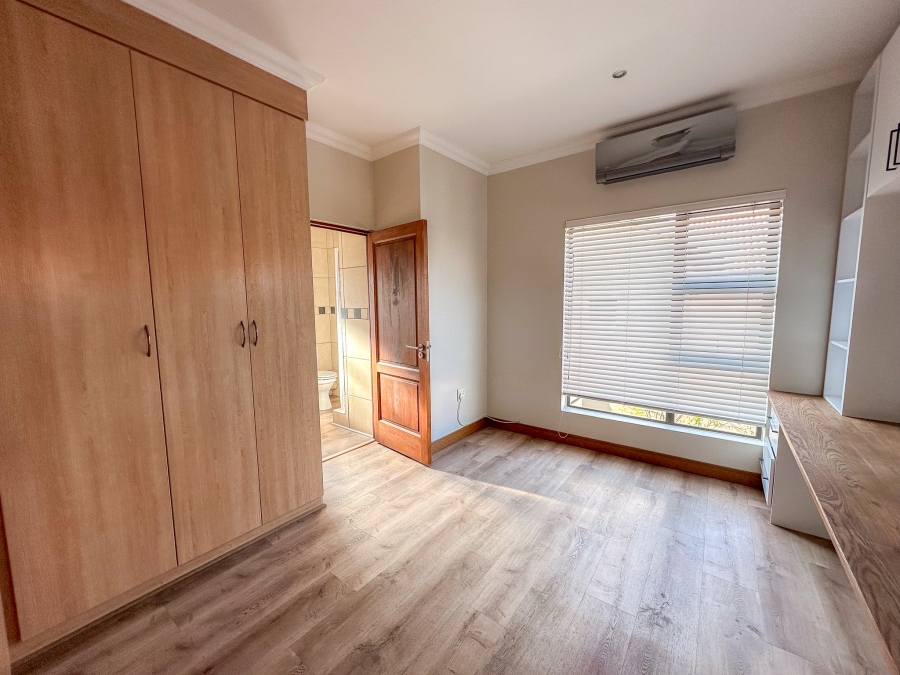To Let 3 Bedroom Property for Rent in Midstream Estate Gauteng