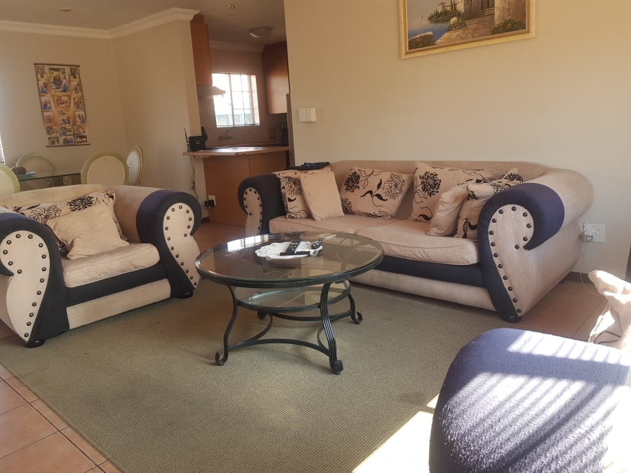 3 Bedroom Property for Sale in Die Hoewes Gauteng
