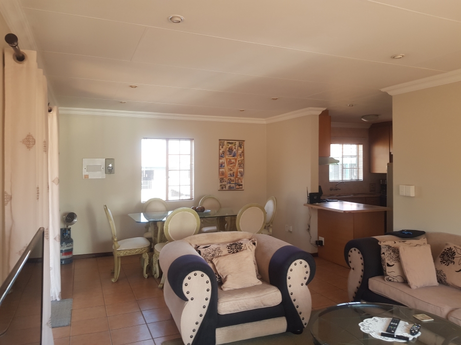 3 Bedroom Property for Sale in Die Hoewes Gauteng
