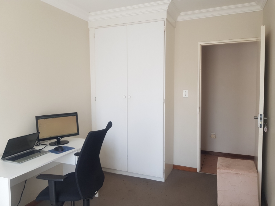3 Bedroom Property for Sale in Die Hoewes Gauteng
