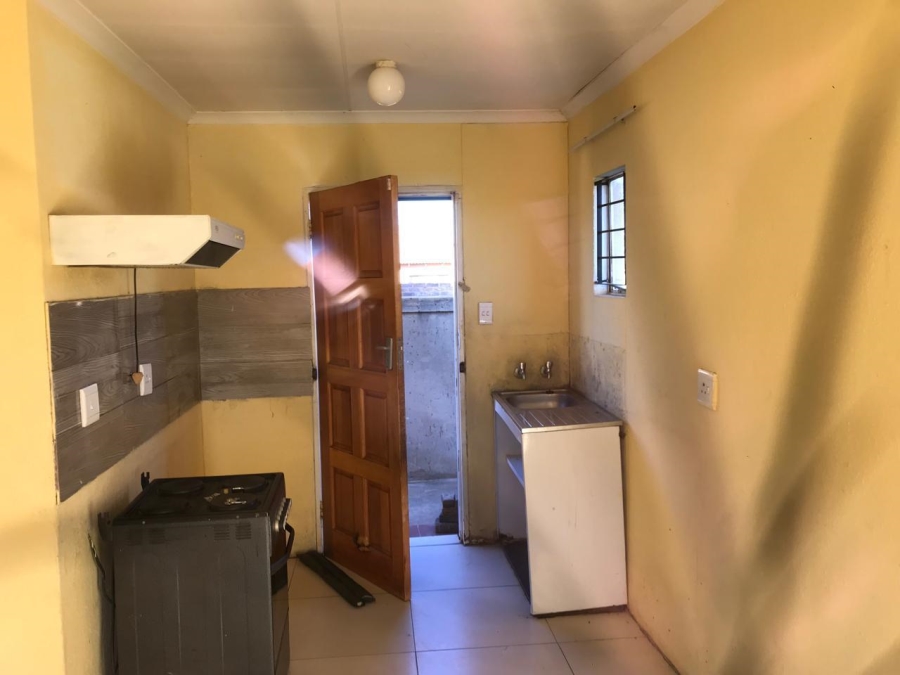 To Let 2 Bedroom Property for Rent in Protea Glen Gauteng
