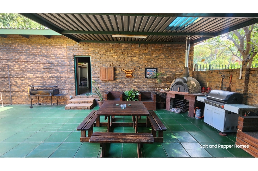 To Let 4 Bedroom Property for Rent in Magalieskruin Gauteng