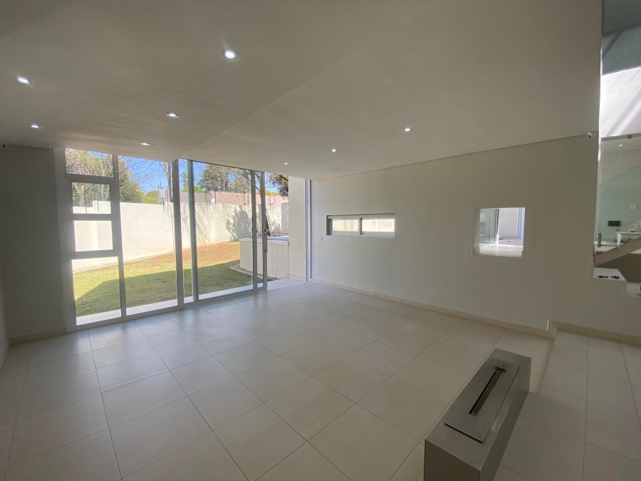 3 Bedroom Property for Sale in Atholl Gauteng
