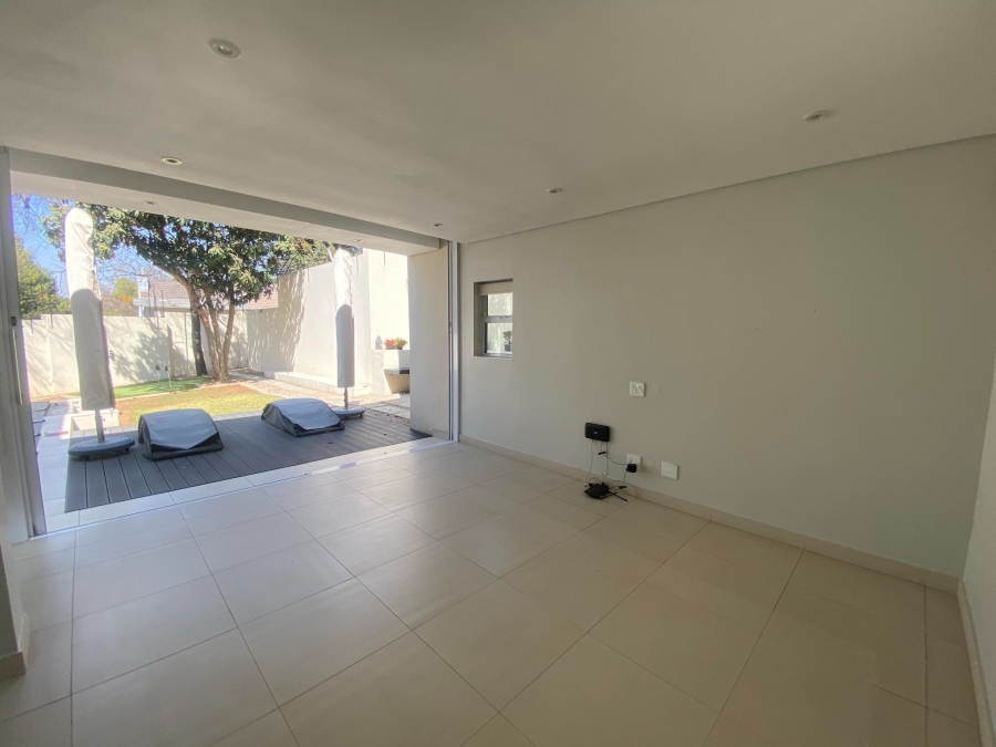 3 Bedroom Property for Sale in Atholl Gauteng
