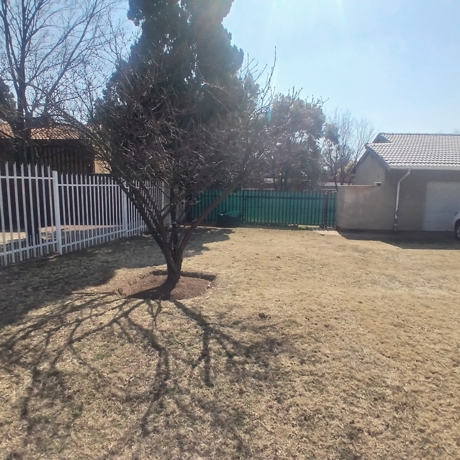 4 Bedroom Property for Sale in Dunnottar Gauteng