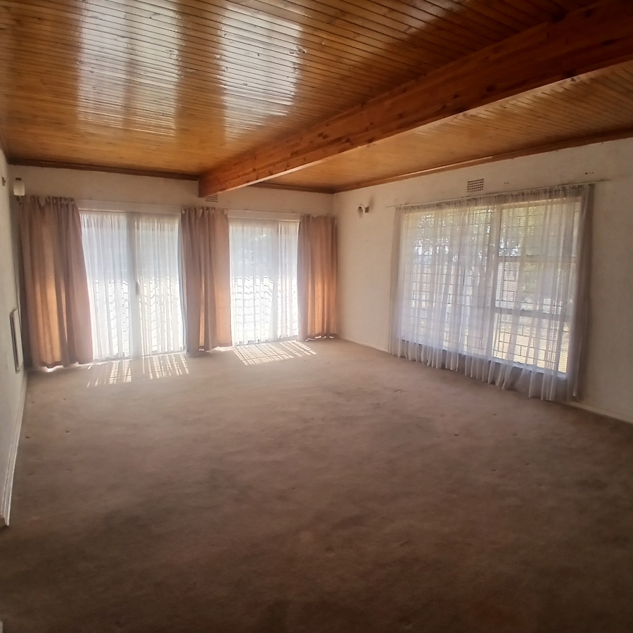 4 Bedroom Property for Sale in Dunnottar Gauteng