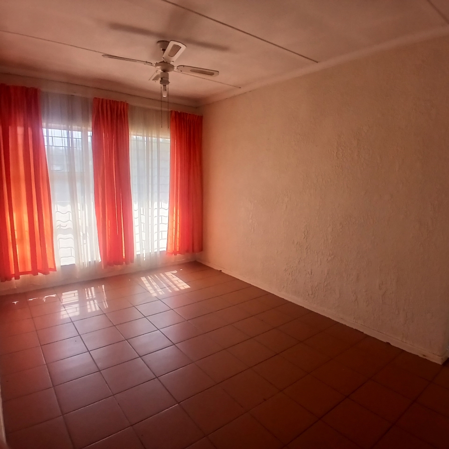 4 Bedroom Property for Sale in Dunnottar Gauteng