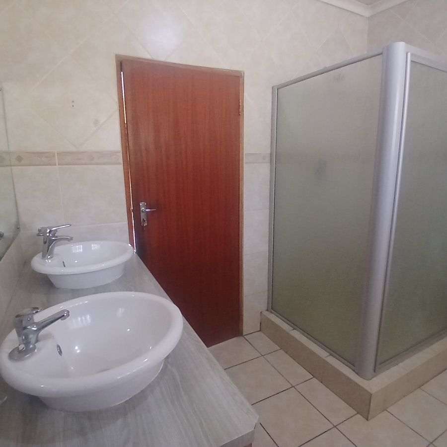 4 Bedroom Property for Sale in Dunnottar Gauteng