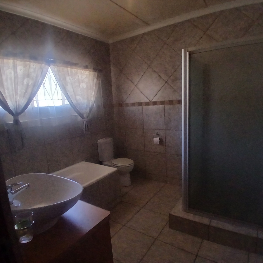 4 Bedroom Property for Sale in Dunnottar Gauteng