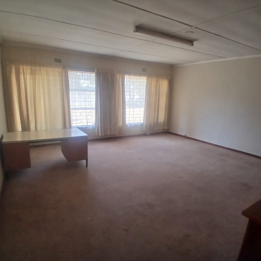4 Bedroom Property for Sale in Dunnottar Gauteng