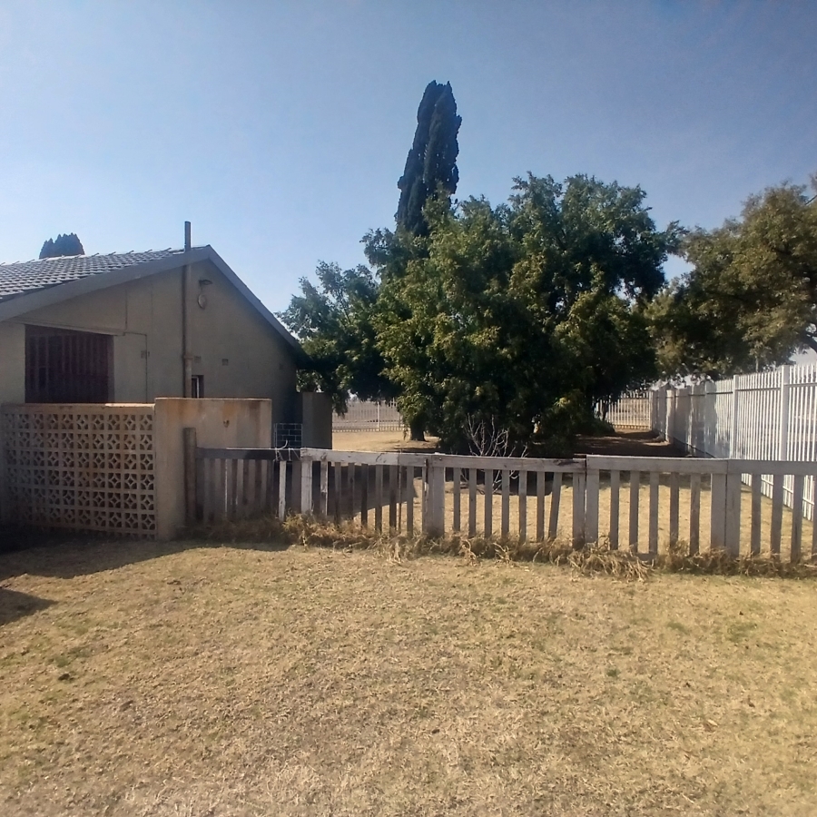 4 Bedroom Property for Sale in Dunnottar Gauteng