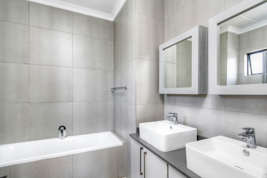 3 Bedroom Property for Sale in Carlswald Gauteng