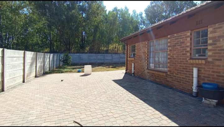 3 Bedroom Property for Sale in Clayville Gauteng