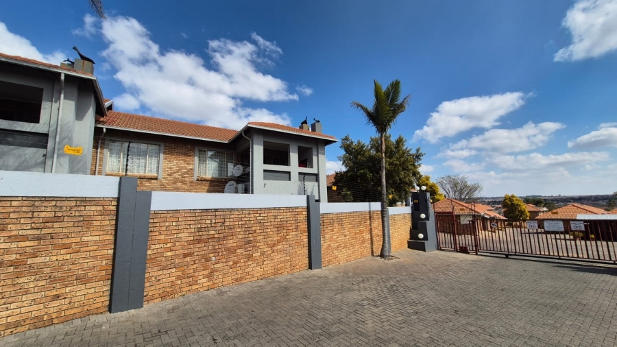 2 Bedroom Property for Sale in Celtisdal Gauteng