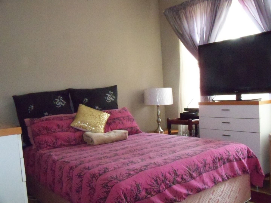 To Let 2 Bedroom Property for Rent in Wilgeheuwel Gauteng