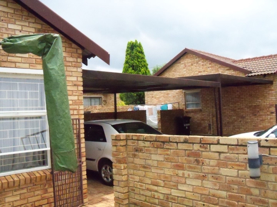 To Let 2 Bedroom Property for Rent in Wilgeheuwel Gauteng