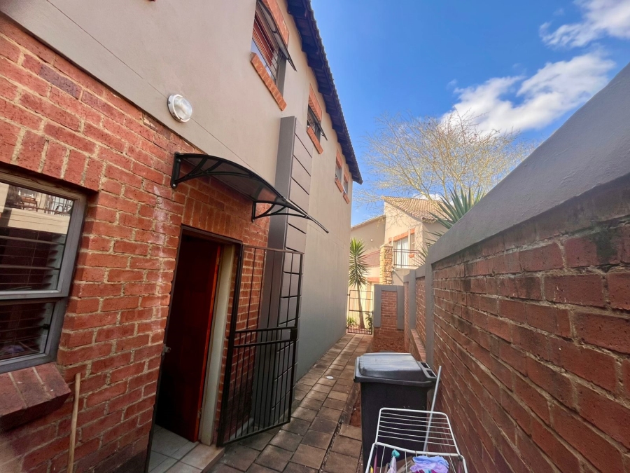 3 Bedroom Property for Sale in Sugar Bush Estate Gauteng