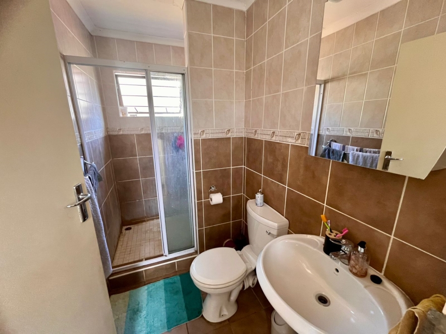3 Bedroom Property for Sale in Sugar Bush Estate Gauteng