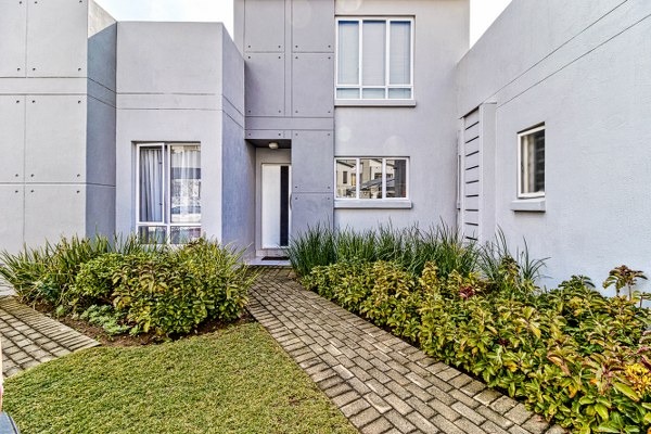 2 Bedroom Property for Sale in Broadacres Gauteng