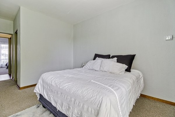 2 Bedroom Property for Sale in Broadacres Gauteng