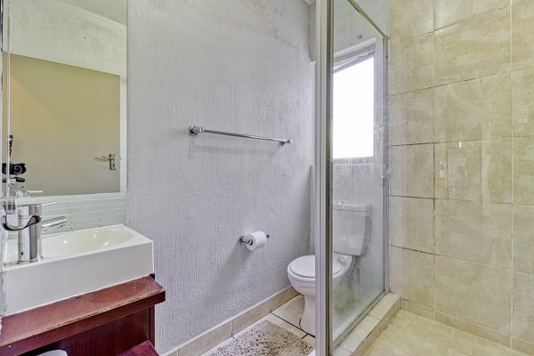 2 Bedroom Property for Sale in Broadacres Gauteng